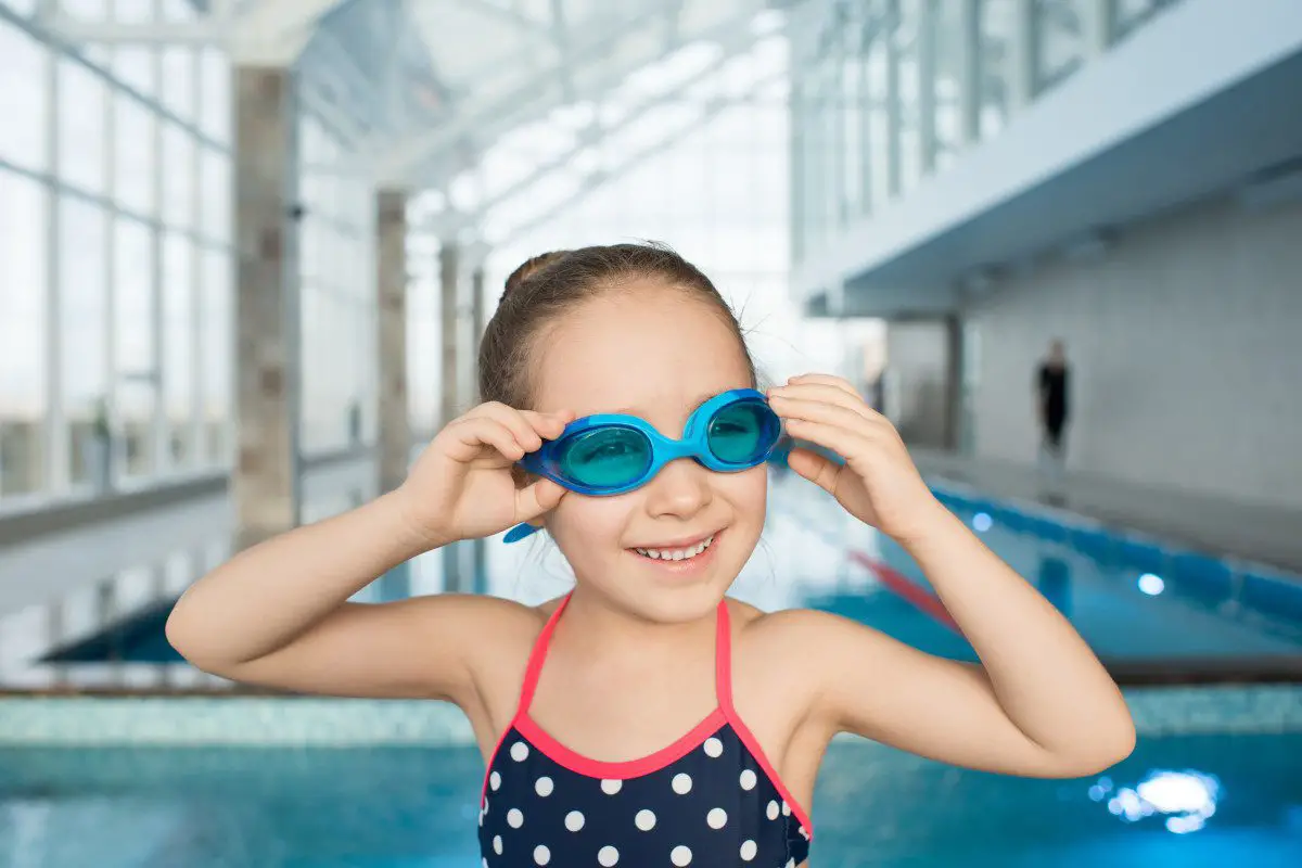 enfant malade à la piscine